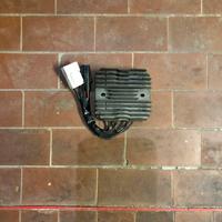 Regolatore di tensione