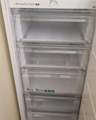 Bompani Upright freezer