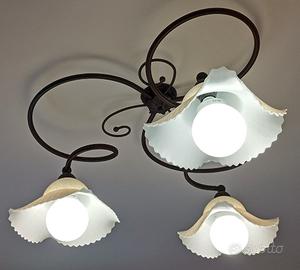 Due Lampadari con 3 punti luce, in metallo e ceram