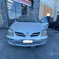 Ricambi Nissan Almera Tino 2.2 TD 114cv del 2001