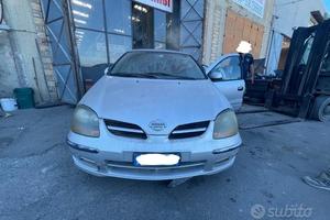Ricambi Nissan Almera Tino 2.2 TD 114cv del 2001