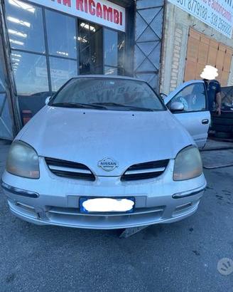 Ricambi Nissan Almera Tino 2.2 TD 114cv del 2001