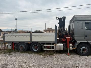 Autocarro con gru bonfiglioli P26000L MT24