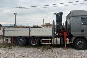 Autocarro con gru bonfiglioli P26000L MT24
