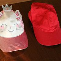 Cappellino Bambini Rosso ed uno Rosa