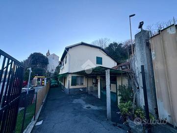 CASA SEMINDIPENDENTE A GENOVA