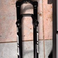 Forcella MTB rockshox