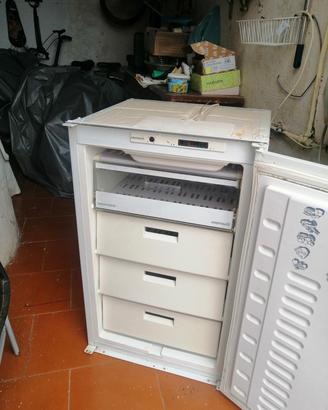 CONGELATORE A CASSETTI DA INCASSO ARISTON