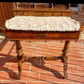 Scrivania in legno e radica anni 1930