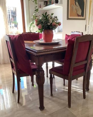 Tavolo in noce Liberty  con 5 sedie 