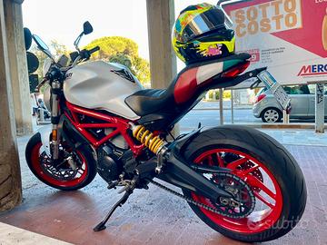 Ducati Monster 797 plus