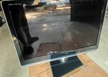 TV 46" Sharp AQUOS Quattron