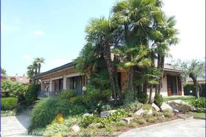 Villa a Gorla Minore, 7 locali