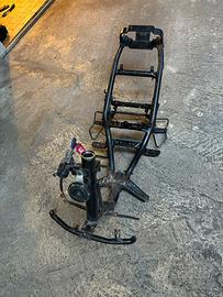 Telaio f12 con sospensione targa