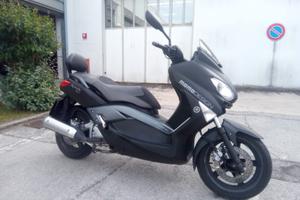 Yamaha X-Max 250
