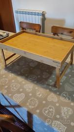 vassoio in legno pieghevole per pasti  a letto 