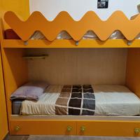 Letto a castello e scrivania