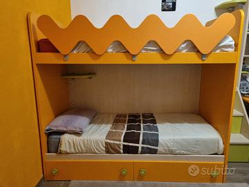 Letto a castello e scrivania