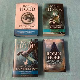 Libri Saga “L’Assassino”, R. Hobb, Vari Editori
