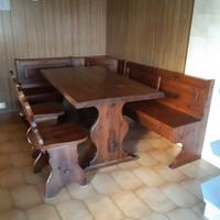 Per un angolo vintage,giropanca,tavolo,sedie, comò