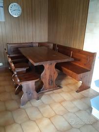 Per un angolo vintage,giropanca,tavolo,sedie, comò