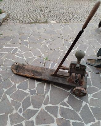 POMPA MANUALE AGRICOLA D'EPOCA