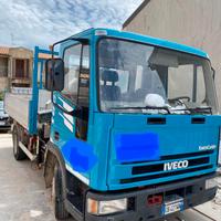 Eurocargo con gru