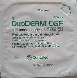 DUODERM CGF MEDICAZIONI 20x20 cm 8 pezzi