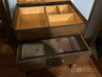 Mobiletto art deco porta cucito o bigiotteria