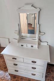 Cassettiera con specchio