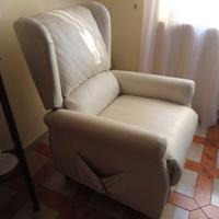 Poltrona per anziani con disabilità