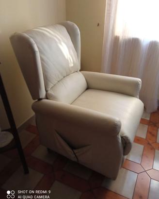 Poltrona per anziani con disabilità