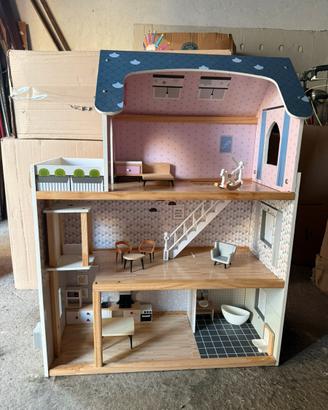 Casa delle bambole in legno su 3 piani completa