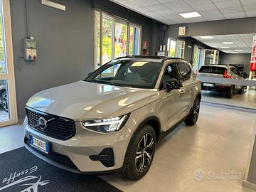 Volvo XC40 B3 automatico Plus Dark