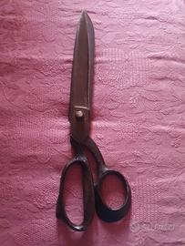 Antica forbice in ferro