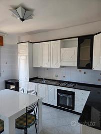 Luminoso Trilocale Rinnovato - Via XXV Aprile