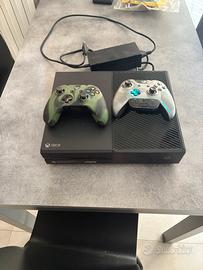 Bundle Xbox One + 2 Controller + 16 Giochi