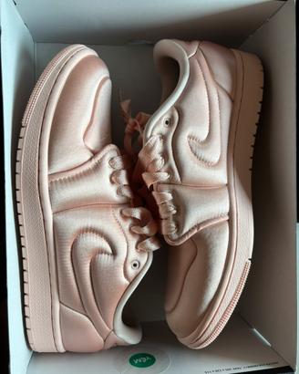 Nike jordan 1 low