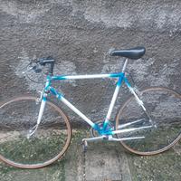 bici   uomo    corsa   