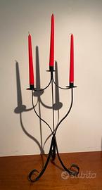 Candelabro in ferro battuto con 3 bracci