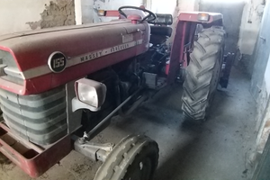 Trattore agricolo Massey Ferguson