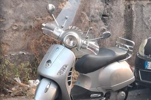 Vespa granturismo 250
