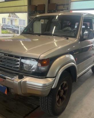 Mitsubishi Pajero 3.0 V6 AMERICAN DREAM Book Servi