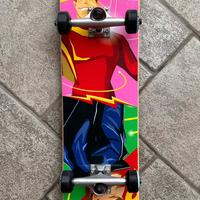 Skateboard e Casco Reply da collezione