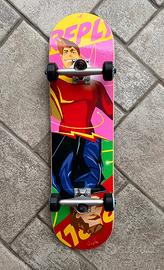 Skateboard e Casco Reply da collezione