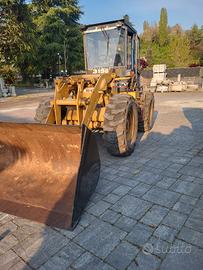 pala gommata e attrezzi edili