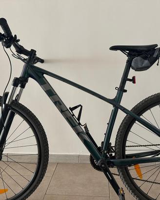 Bicicletta mountain bike