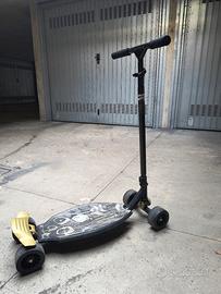 Monopattino quattro ruote