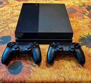 PS4 + 2 Joystick + Giochi + Accessori Originali