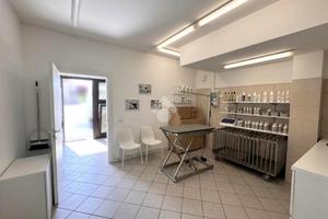 NEGOZIO A CASALSERUGO